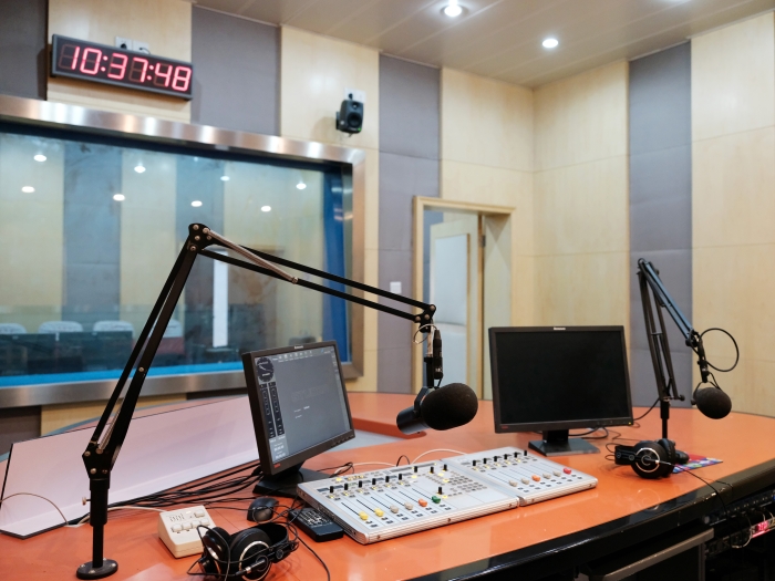 音频节目直播实训室.jpg
